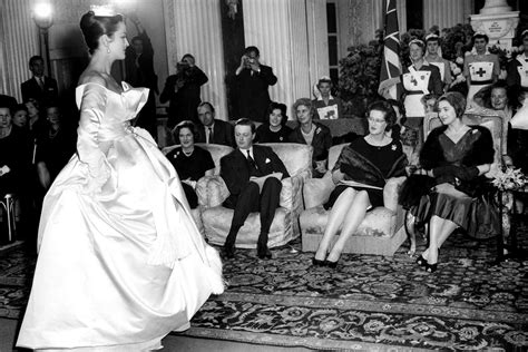 erster entwurf von christian dior|Christian Dior known for.